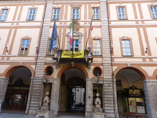 Cuneo, Enrici rimane consigliere: tra capigruppo la discussione sulla nomina “che non c’è”