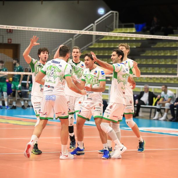 Volley A2M. Altro capolavoro di Cuneo: battuta anche Cantù e sabato sera c'è il big match con Grottazzolina