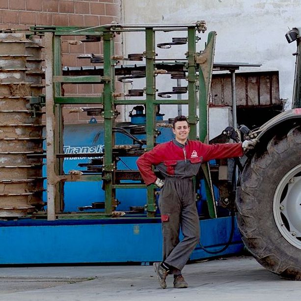 Una mattinata di lavoro finita in tragedia: Cavallermaggiore è incredula per la morte del 22enne Davide Gennero
