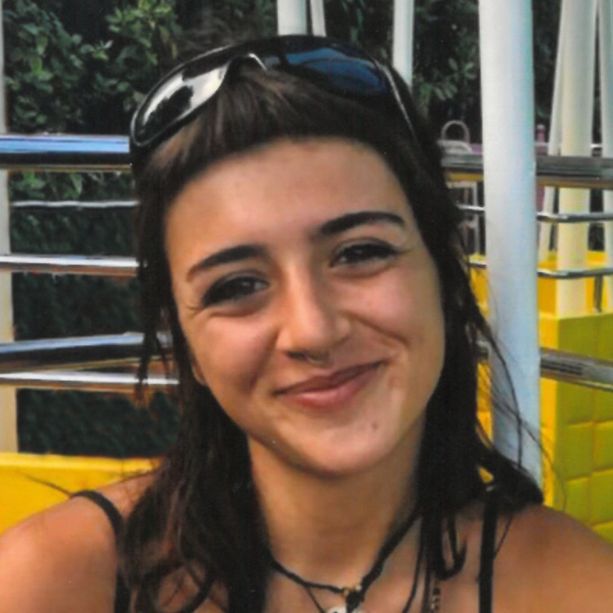 A Roccabruna l'ultimo saluto a Elena, la 18enne deceduta nell'incidente a Monastero di Dronero