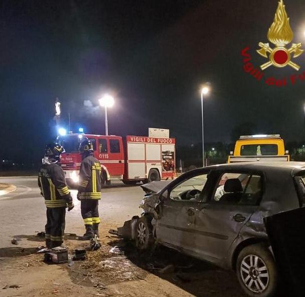 Muore nell’auto finita fuori strada a Fossano. Di Centallo la vittima