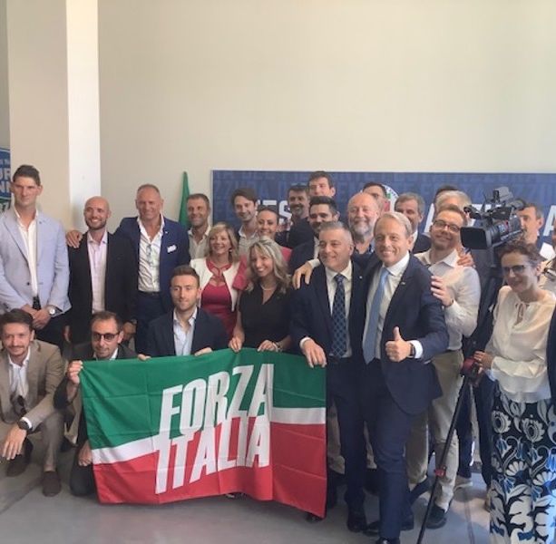Fratelli d’Italia, stop alla campagna acquisti a danno di Forza Italia