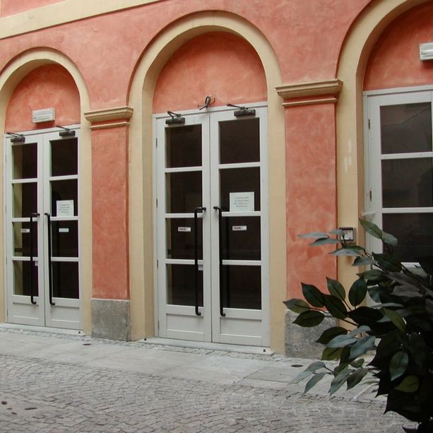 Fossano, atti vandalici al cinema 'I Portici': distrutti water e vaschetta del bagno maschile