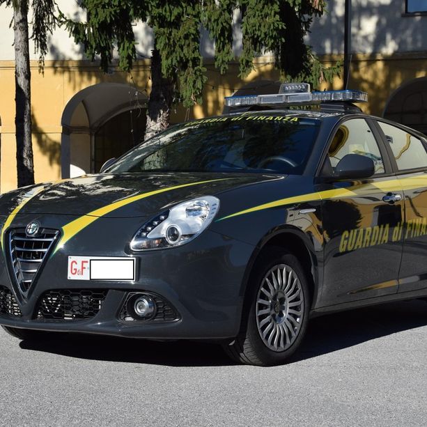 Milioni dalla Spagna riciclati  in una tenuta nelle Langhe: in quattro a processo ad Asti
