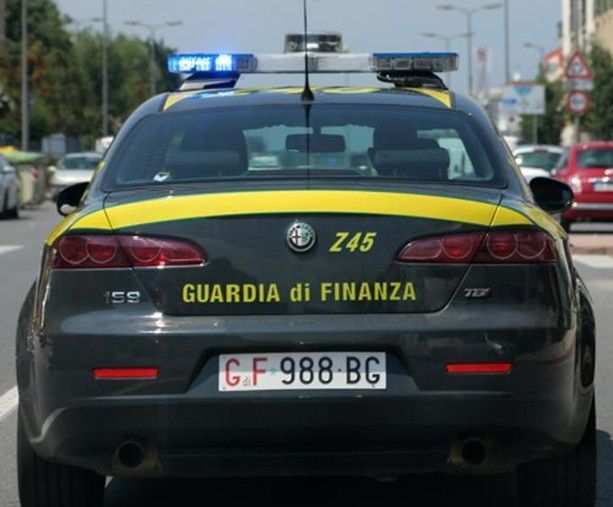 La Procura accusa presenze di migranti gonfiate per oltre 300mila euro di rimborso, alcuni di loro sfruttati