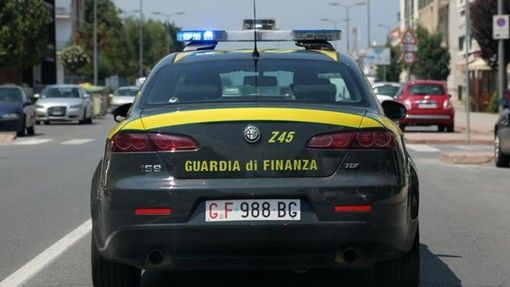 Avrebbero ricevuto 300mila euro falsando le presenze dei migranti nei CAS: tre cooperative alla sbarra