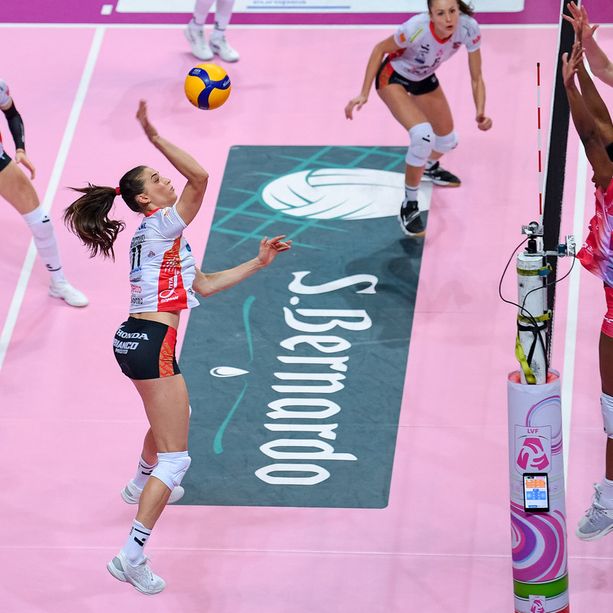 Volley A1F, Milano è troppo forte per Cuneo: le Gatte lottano ma finisce 3-0 per il Vero Volley (VIDEO)