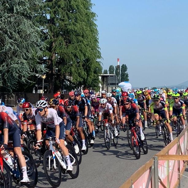 Giro d'Italia 2022: grande entusiasmo a Cuneo per l'arrivo della 13^ tappa [FOTO]