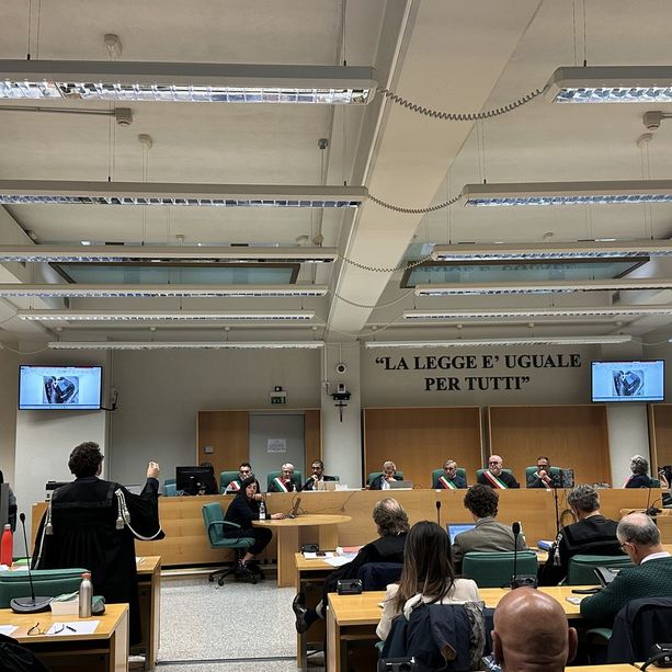 Per la morte dei due rapinatori la Procura chiede 14 anni di carcere per il gioielliere. Perché?