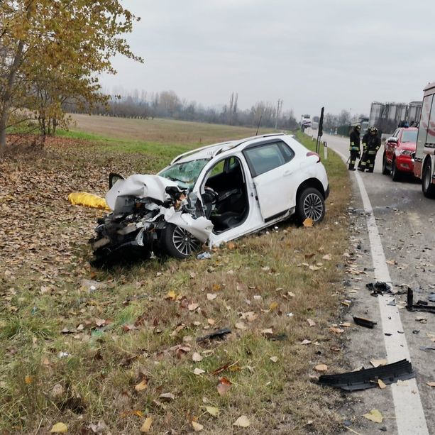 Castiglione Falletto, muore nello scontro con un trattore lungo la provinciale 3 per Barolo
