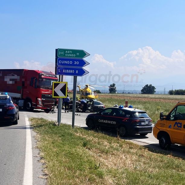 Scontro tra un'auto e un camion a Magliano Alpi: c'è una vittima