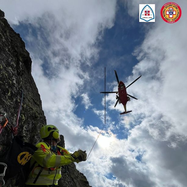 Cordata di alpinisti precipita durante l'ascesa allo spigolo Vernet in Valle Gesso: morto un uomo