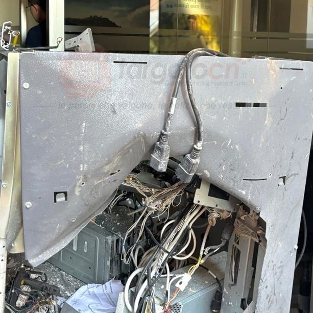 La Morra, assalto al Bancomat in centro paese [FOTO]