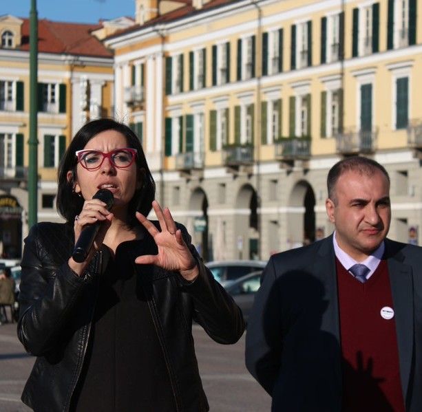 Movimento 5 Stelle in mezzo al guado: partito di lotta o di governo?
