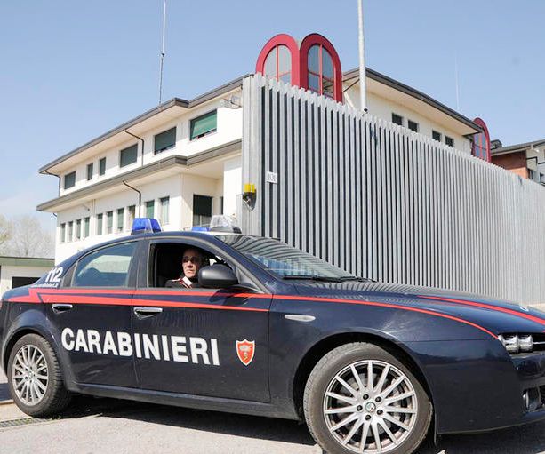 Mondovì, armati di flessibile danno l’assalto a due farmacie. Un bandito inseguito e fermato dai Carabinieri