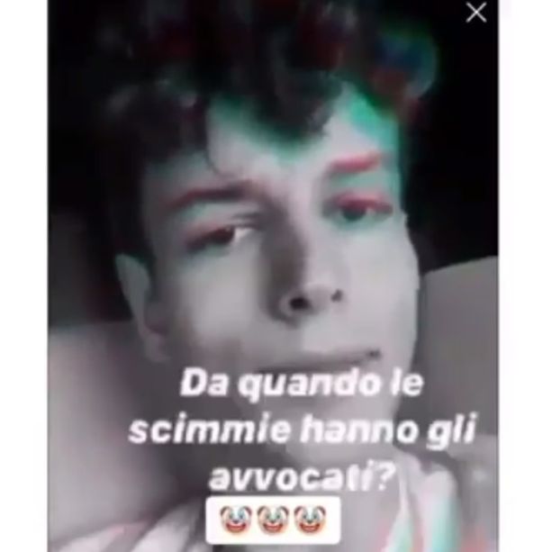 &quot;Orangotango, lavami i pavimenti!&quot;: gli insulti razzisti e sessisti di un giovane monregalese diventano un caso nazionale (VIDEO)