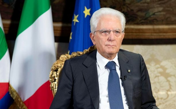 La rielezione di Mattarella manda in pezzi le coalizioni di centrodestra e centrosinistra