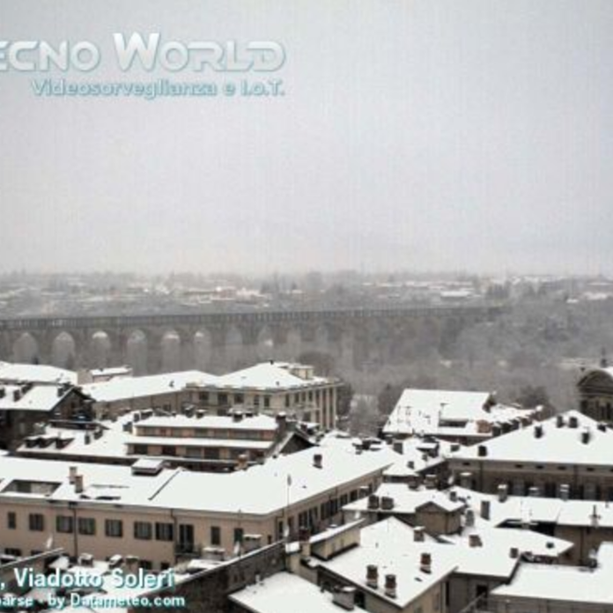 Annunciato da giorni, ecco il ritorno della neve: risveglio imbiancato per la Granda (FOTO)