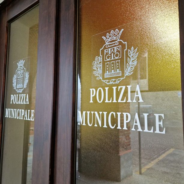 Lavoratori stranieri costretti  in sistemazioni insalubri:  titolare di cooperativa  denunciato a Mango