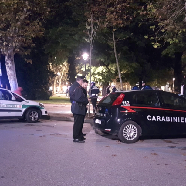 In garage un’auto rubata e tre sacchi con 14 kg di marijuana: 38enne agli arresti a Bra