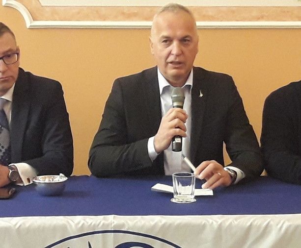 La campagna acquisti di Fratelli d’Italia agita le acque nel centrodestra