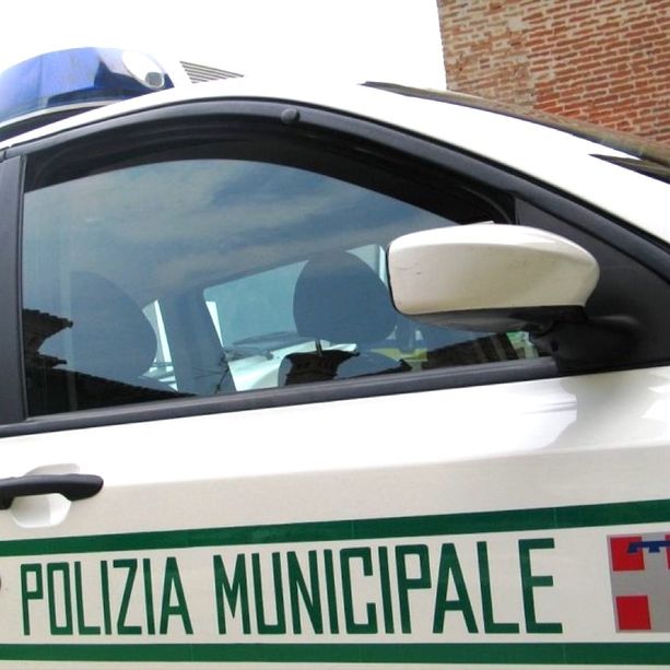 In strada senza assicurazione, Dronero fa strage di veicoli sequestrati: 60 da inizio anno