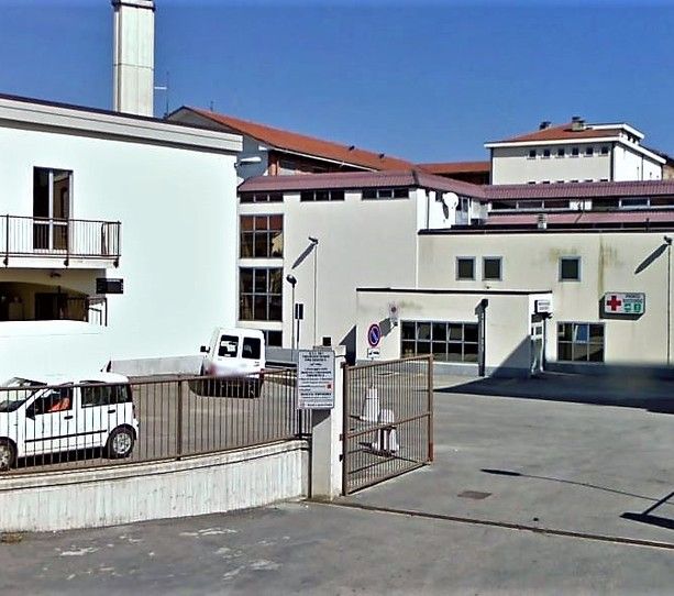 Aggredito da quattro cani sulla strada che porta al Mombracco: 30enne finisce al Pronto Soccorso