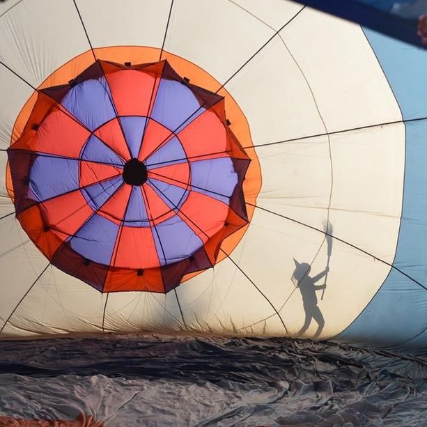 La Befana vien in... mongolfiera: pubblico in delirio a Mondovì per le regine dell'aria (FOTO e VIDEO)