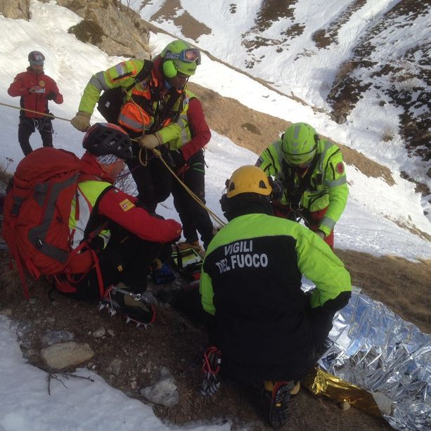 Padre e figlio bloccati su un sentiero in alta quota sopra Argentera: recuperati da vigili del fuoco e soccorso alpino