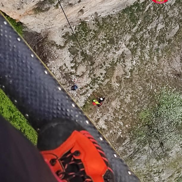 Entraque: cade e si infortuna lungo  la ferrata dei Funs, recuperata con  l'elicottero e trasferita in ospedale