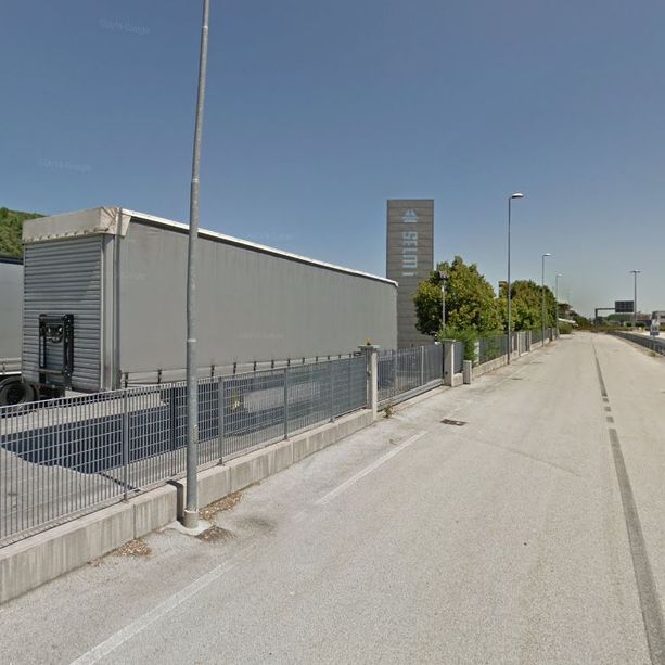 Tredici clandestini stipati in un Tir scoperti a Santa Vittoria d’Alba