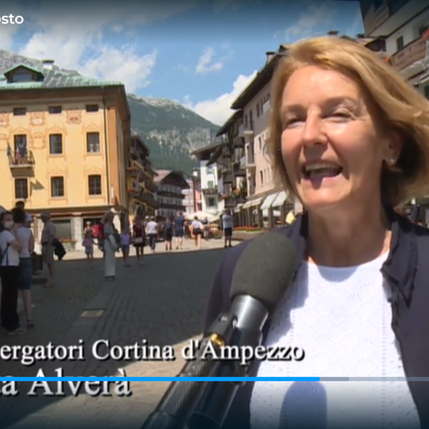 &quot;Una mancanza di rispetto per le bellezze del Cuneese&quot;: gli spettatori non perdonano il mega spot su Trentino e Cortina durante il concerto di Ferragosto
