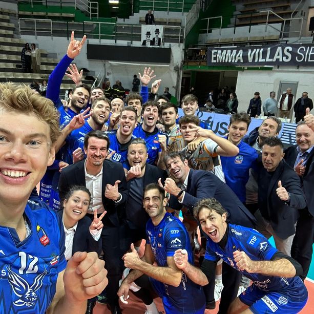 Volley A2M. Cuneo prima domina poi soffre, ma alla fine vince un importante tie break a Siena