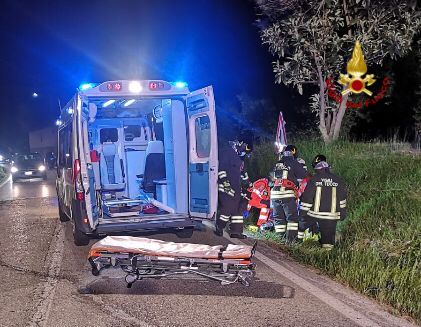 Saluzzo, auto si schianta contro un albero in via Don Soleri: grave una 14enne