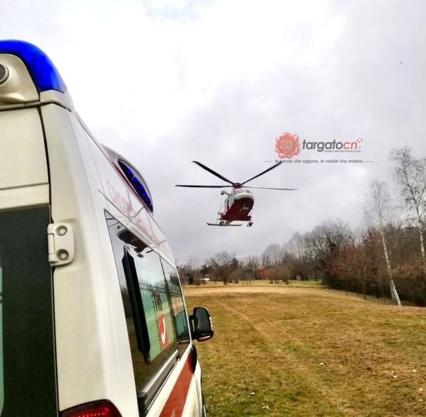 Bagnolo Piemonte: trattore si ribalta, muore l’uomo alla guida