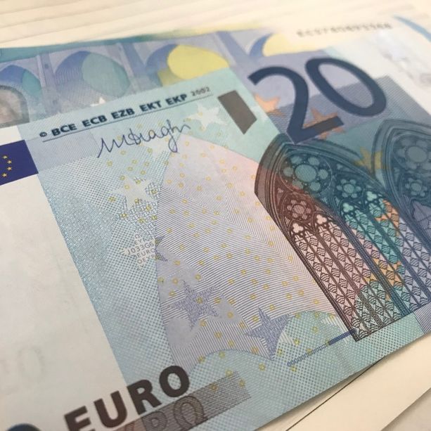 A Prato Nevoso, pagano lo skipass con banconote false: nei guai due ventenni di Genova