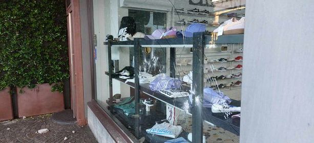 Atti vandalici, disordini e vetrine spaccate in piazza Boves. I residenti: &quot;Forse è l’ora di fare qualcosa?&quot;