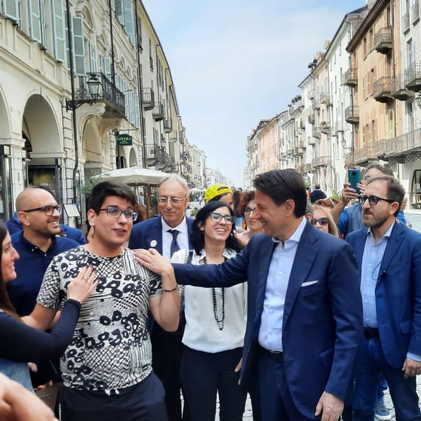 Giuseppe Conte a Cuneo per sostenere Silvia Cina. &quot;Puntiamo ad una migliore qualità di vita per i cittadini&quot;[FOTO E VIDEO]
