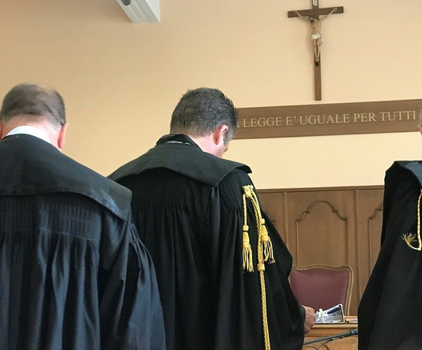 Botte e minacce ai genitori: accusa chiede 4 anni di carcere per 40enne di Borgo San Dalmazzo