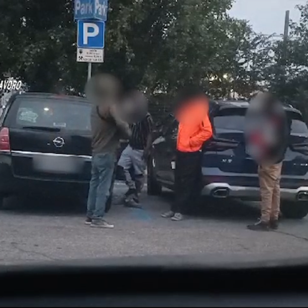 Sfruttamento delle persone e caporalato tra i vigneti delle Langhe, nove persone denunciate  (VIDEO)