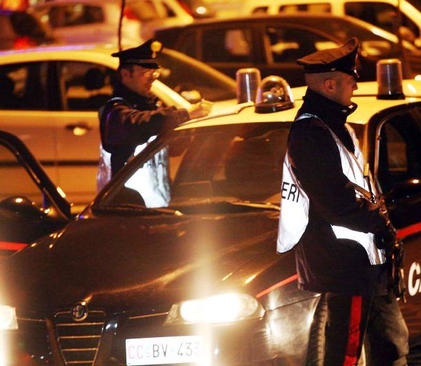 Violenta rapina in villa a Castagnito: in due a volto coperto picchiano il proprietario per farsi consegnare denaro e gioielli