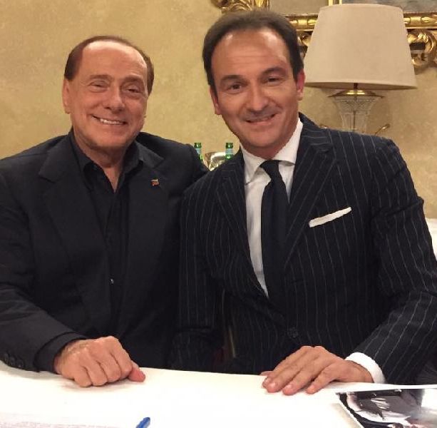 Alberto Cirio resta in Forza Italia. L’estate non è tempo di trasloco