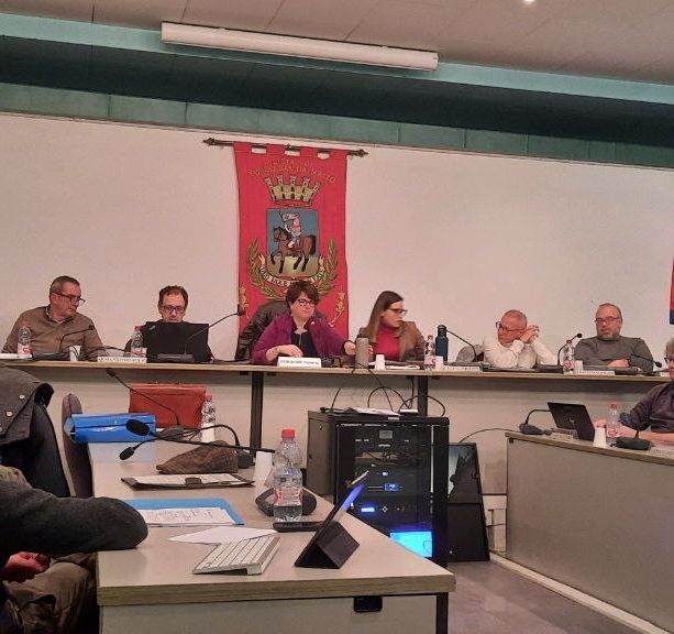 A Borgo San Dalmazzo si sta delineando una singolare maggioranza “arcobaleno”