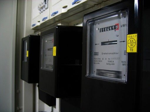 Magnete sul contatore dell’energia elettrica: il Tribunale di Asti manda assolto ristoratore dell’Albese
