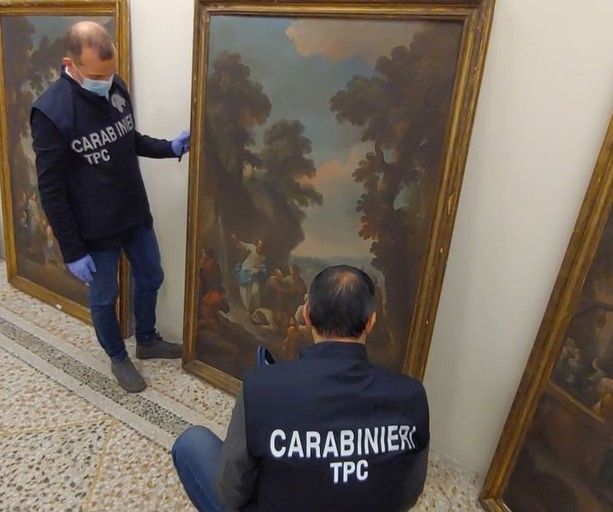 Rubate nel 1998, cinque tele del Settecento torneranno a impreziosire le sale del castello di Moretta