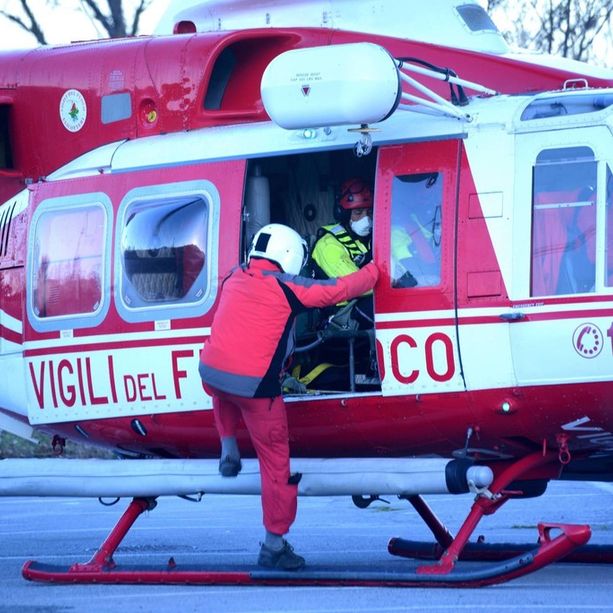 L'elicottero dei vigili del fuoco e quello del 118 ai Laghi di Roburent per un falso allarme di soccorso