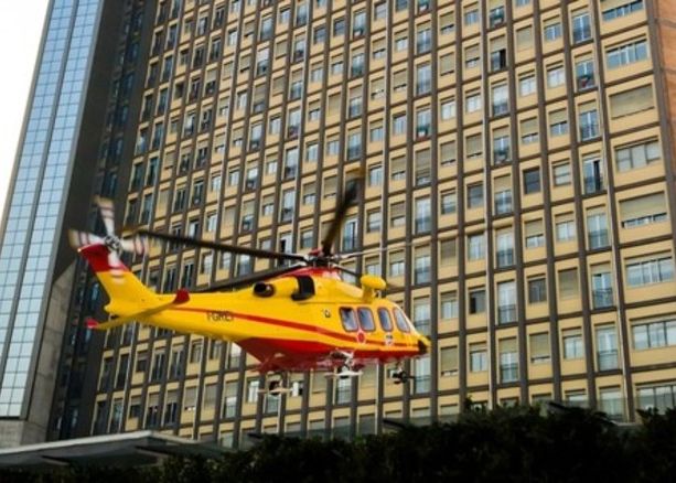 Bambino investito da un'auto a Trinità: trasportato con elicottero al Regina Margherita, è grave