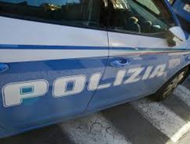 Fermato nel piazzale della Coop di Cuneo con una pistola a gas: denunciato un settantenne