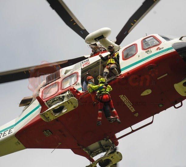 Garessio 2000, scialpinista volontario del SASP rimane travolto da una valanga