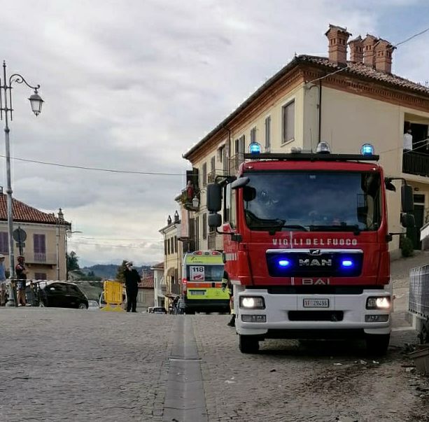 Incidente di Monforte d'Alba: agli arresti domiciliari per lesioni personali e omicidio stradale il conducente del SUV